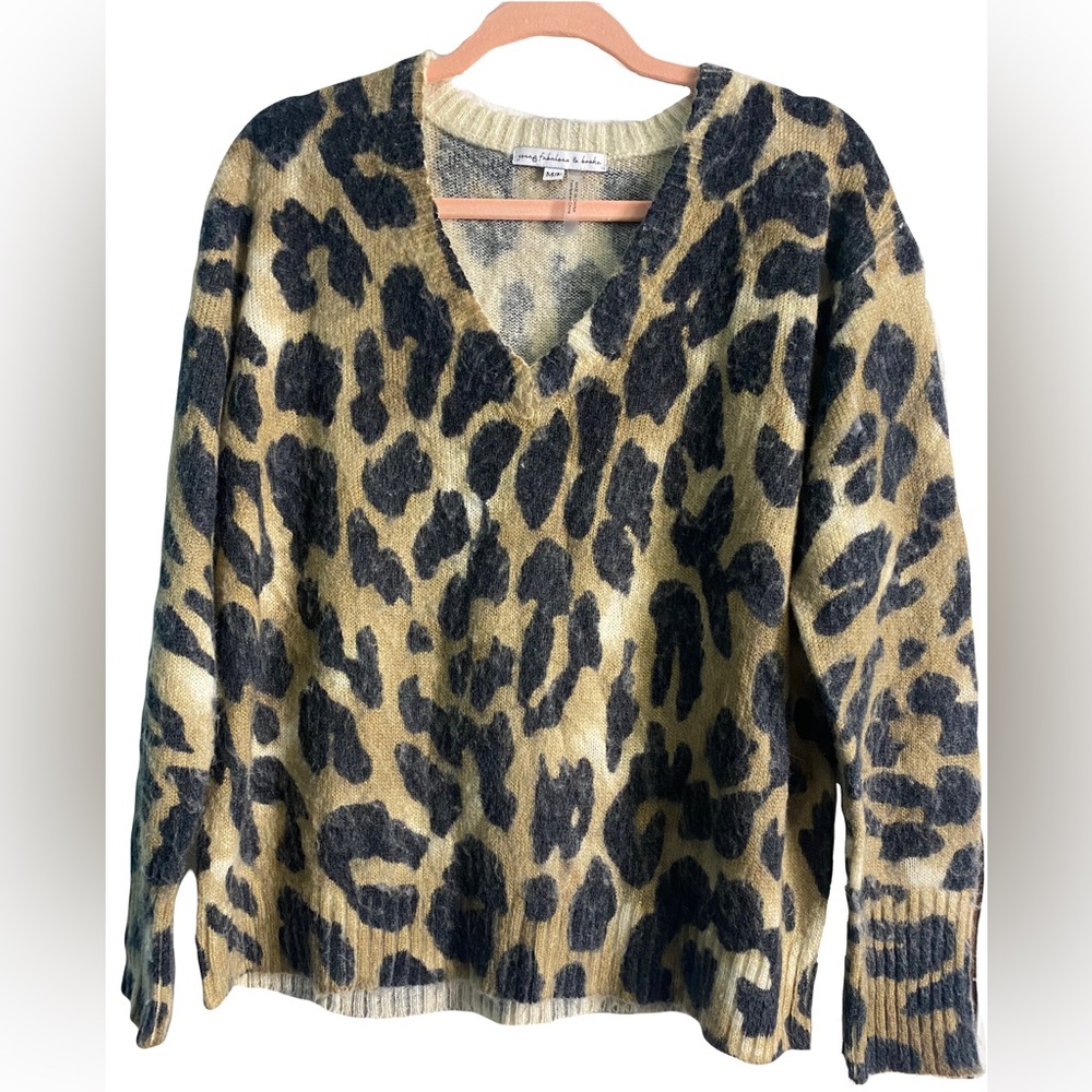 Young Fabulous & Broke Leopard Cheetah Animal Print V Neck Sweater M/L